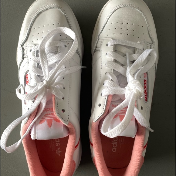 Adidas tennis shoes - Picture 2 of 2